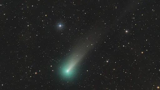 Por que a cauda de um cometa também não é verde?