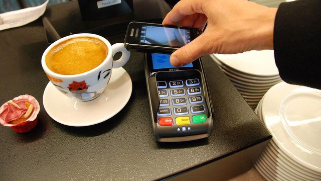 Como utilizar seu celular para pagamentos no Brasil