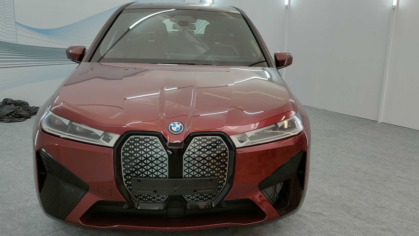 BMW iX