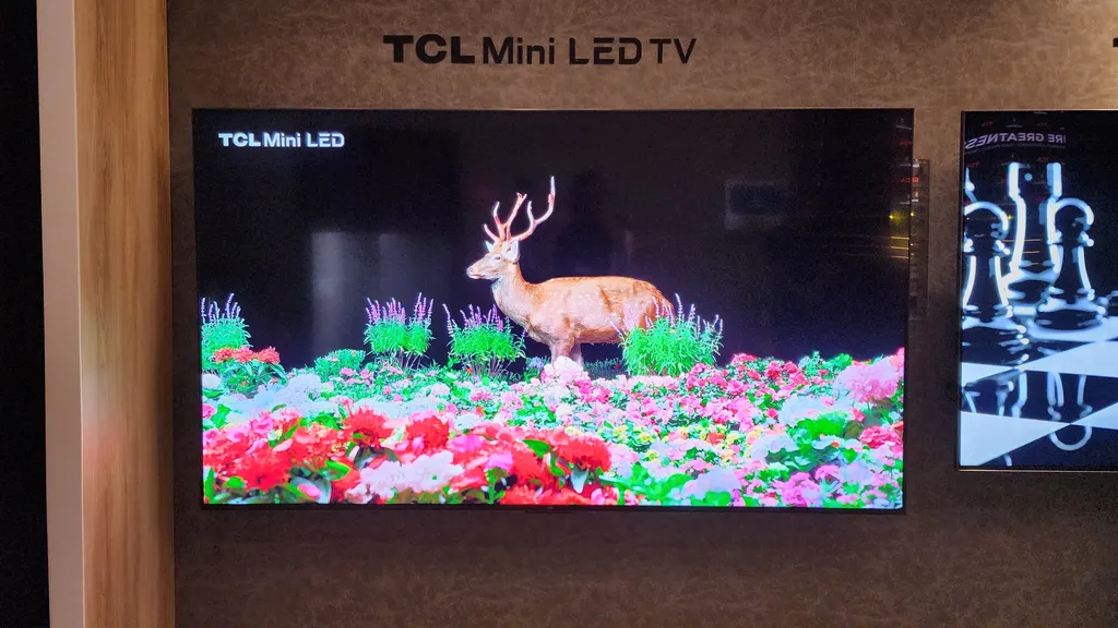 Linha de TVs Mini LED da TCL tem 144 Hz de taxa de atualização e até 5.000 nits de brilho (Imagem: Diego Sousa/Canaltech)
