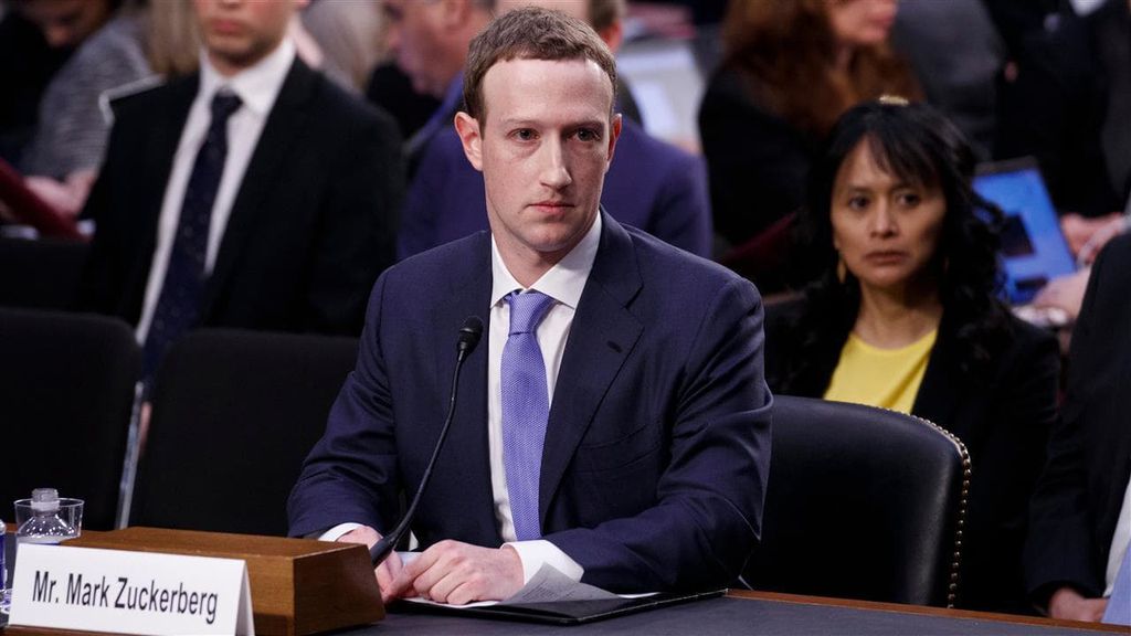 Mark Zuckerberg, CEO e co-fundador do Facebook, foi por diversas vezes intimado a prestar depoimentos a comitês formados por políticos e especialistas tanto nos Estados Unidos como no Reino Unido