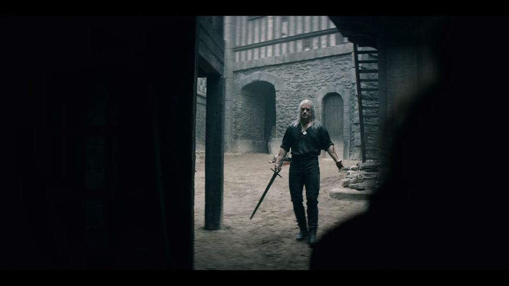 A "espada bastarda" é a arma principal de Geralt, que muda entre a empunhadura de uma e de duas mãos conforme a necessidade da luta (Captura: Rafael Rodrigues/Canaltech)