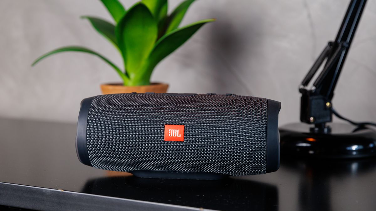 Review JBL Charge Essential | A fusão de power bank e musicalidade