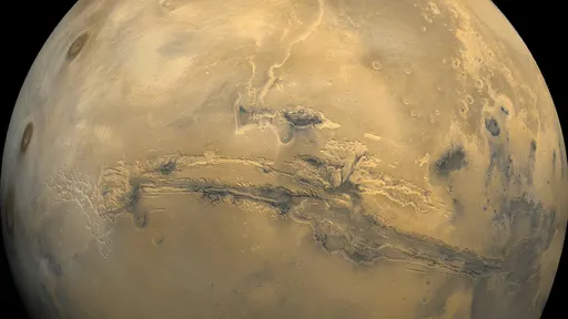 Pesquisadores descobrem água líquida em lago subglacial de Marte