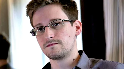 Edward Snowden recebe autorização para morar permanentemente na Rússia