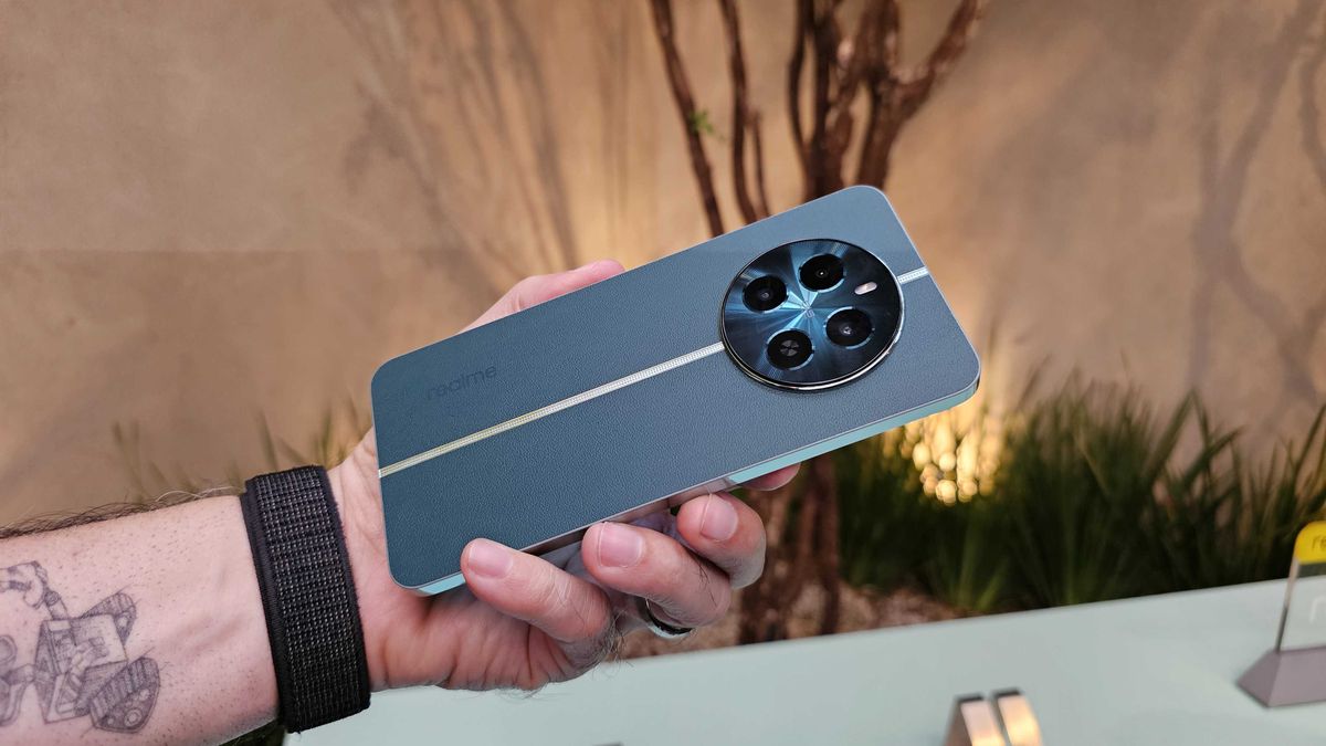 Realme 13 Plus 5G: intermediário vaza com até 16 GB de RAM - Canaltech