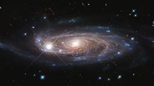 Hubble tira foto impressionante de galáxia gigante e misteriosa