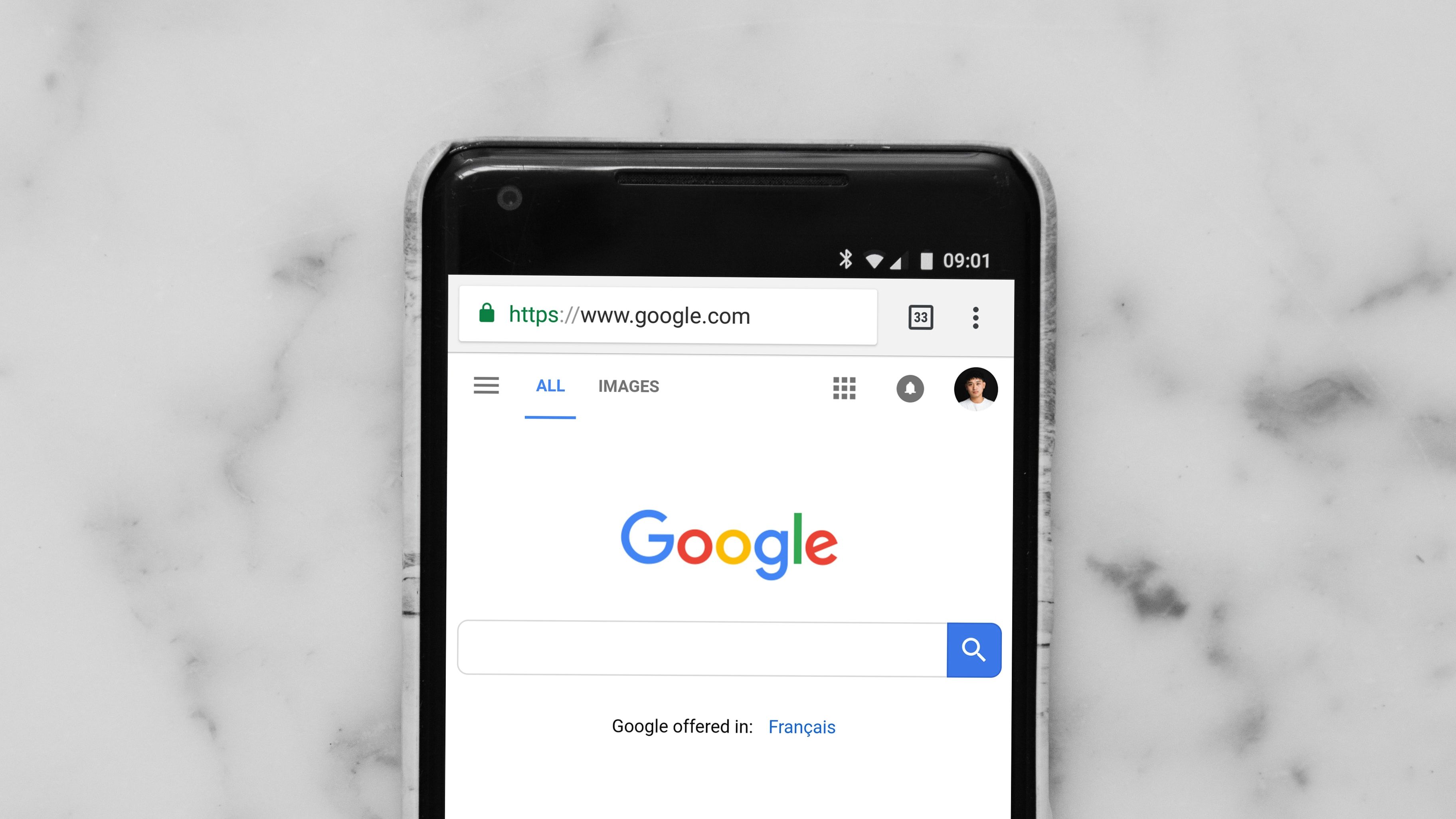 Google App testa barra de pesquisa na parte inferior da tela