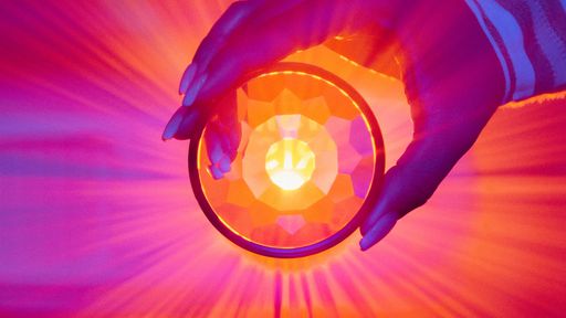 Passa muito tempo nas telas? Saiba como o Filtro de Luz Azul pode ajudar