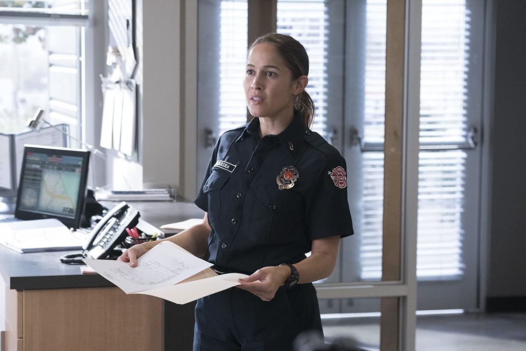 Jaina Lee Ortiz interpreta a bombeira Andy Herrera em 