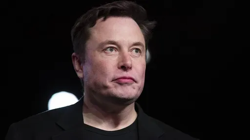 Elon Musk volta a subestimar a pandemia da COVID-19 no Twitter