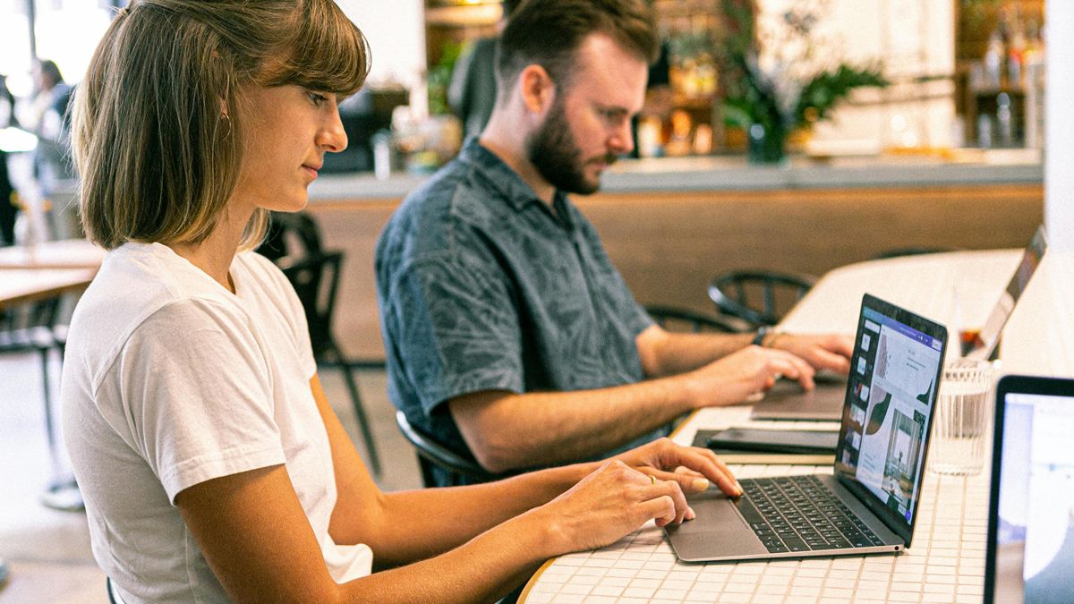 Híbridos, criativos e com habilidades em IA estão em alta no setor marketing