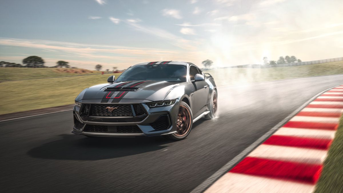 Mustang manual chega ao Brasil com “regras” para compra e preço nas alturas
