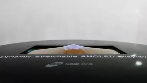 Samsung apresenta protótipo de tela dobrável que não quebra; veja ele em ação