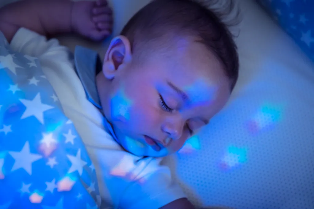 Música alegre ajuda bebês a dormir com mais facilidade (Imagem: Anna_Om/Envato)