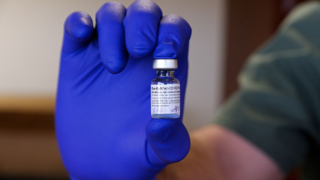 Vacina destinada ao uso pediátrico tem dosagem diferente da usada em adolescentes e adultos (Imagem: Jesse Paul/Unsplash)