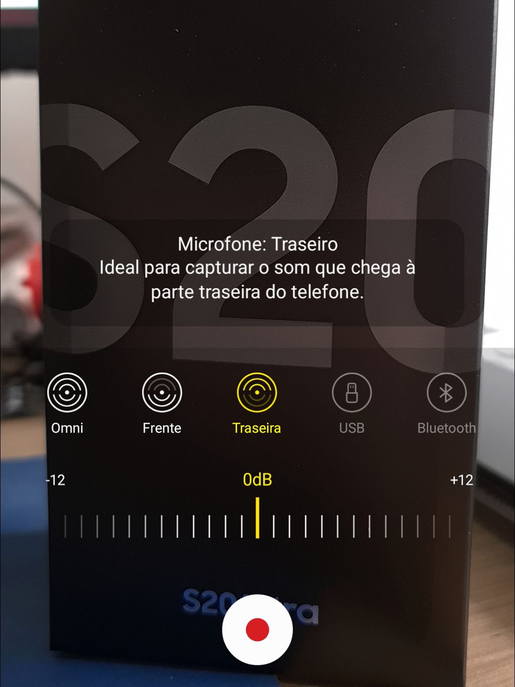 Escolha o microfone de captação de áudio no modo Pro (Imagem: Felipe Junqueira/Captura de tela)