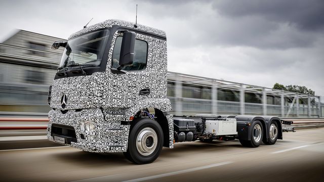 Daimler apresenta primeiro caminhão elétrico com a marca Mercedes-Benz
