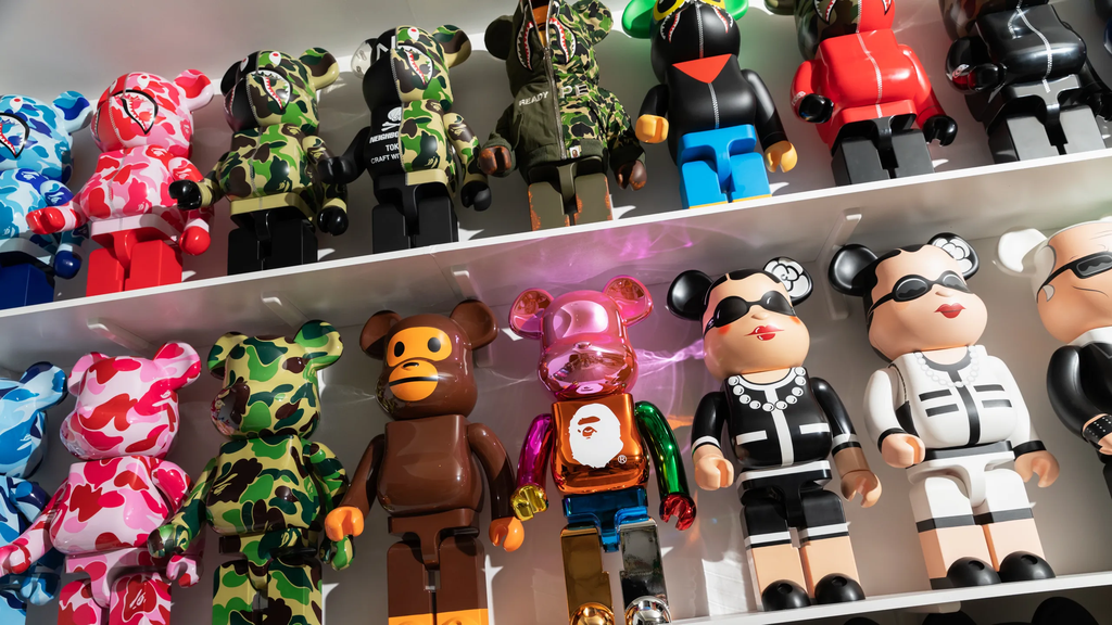 Os Bearbricks são ursos em miniatura que nunca perdem o formato, mas ostentam a aparência de personagens famosos (Imagem: Medicom Toy/Divulgação)