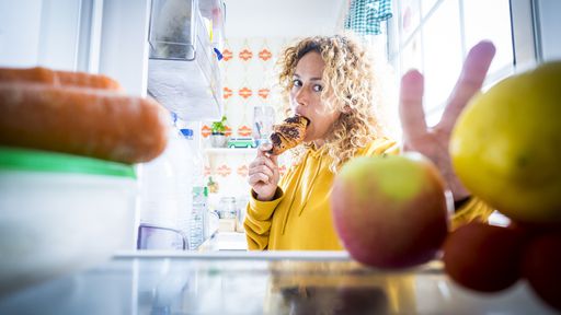 Nada de passar mal: sensor de LED avisa se a comida na geladeira está estragada