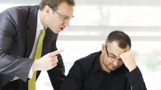 Como lidar quando é o chefe quem costuma ter péssimas ideias na empresa