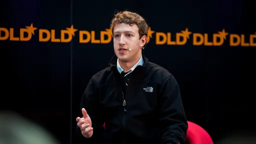 Dono do WhatsApp, Mark Zuckerberg usa um dos principais rivais do mensageiro