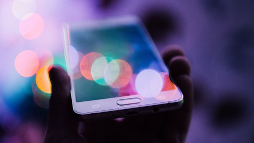 Entenda por que reiniciar o celular de vez em quando faz bem