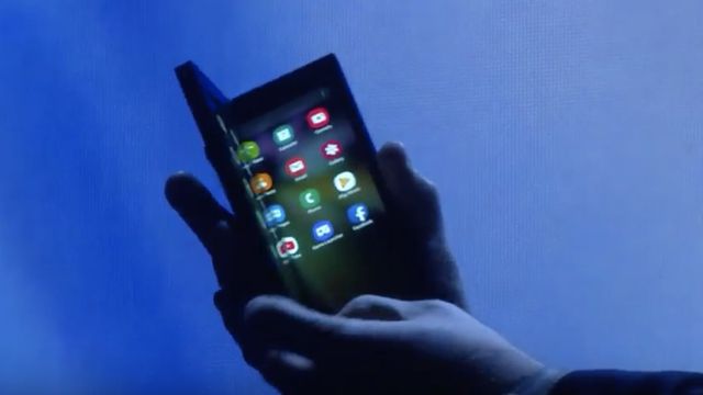 Samsung apresenta oficialmente seu smartphone com tela dobrável