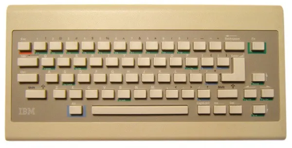 O teclado ficou conhecido informalmente como "Chiclet keyboard" (Imagem: Reprodução/Michael Brutman)