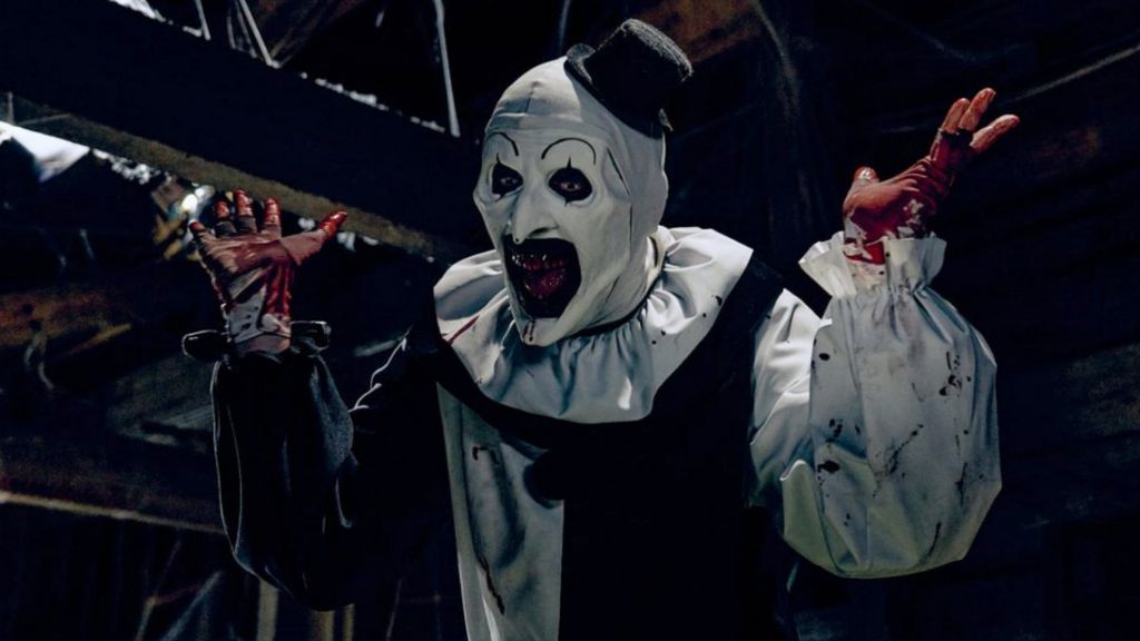 Criador de Terrifier revela planos para quarto filme do palhaço