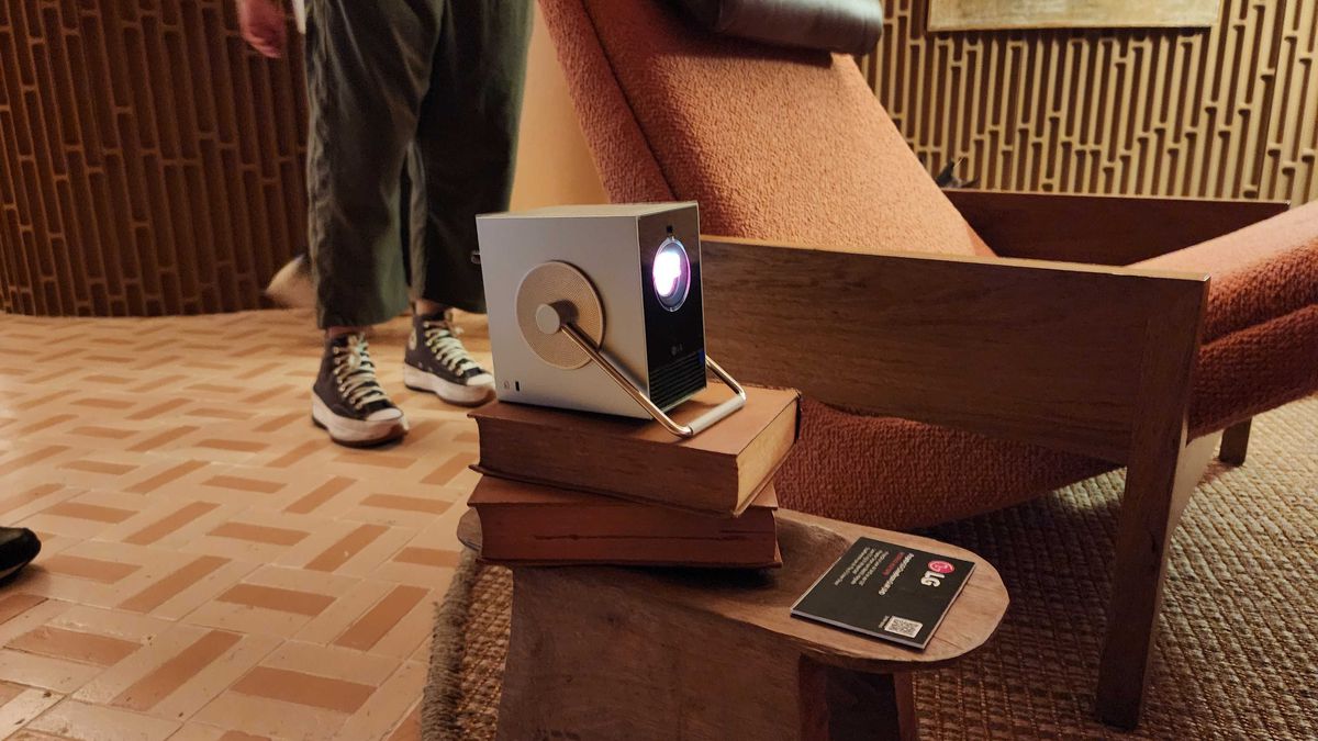 120 Polegadas LG anuncia novo projetor 4K Cinebeam Q de até 120 polegadas - Canaltech