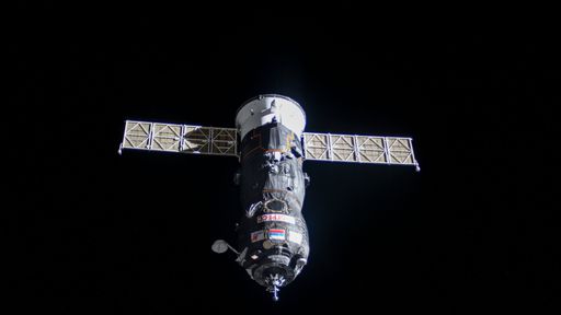 Nave russa queima na atmosfera ao voltar para a Terra; veja fotos!
