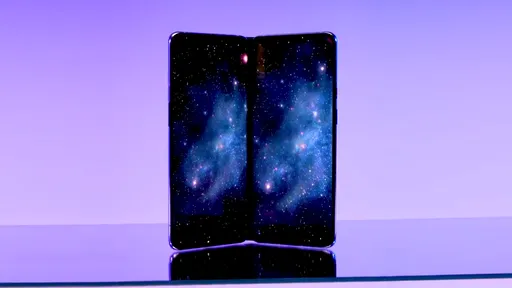OnePlus pode lançar celular dobrável ou de duas telas no dia do Galaxy Unpacked