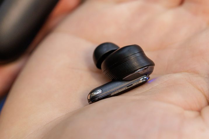 JBL Tour Pro 2 fones