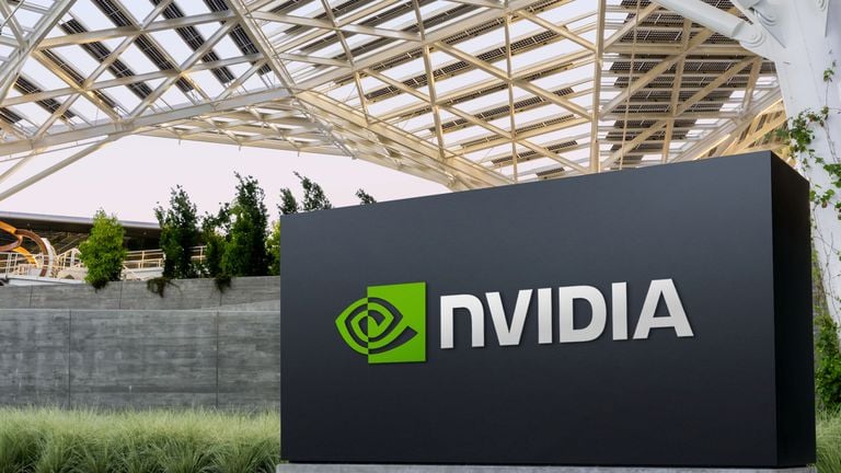 NVIDIA Supuestamente Usó Contenido de YouTube y Netflix para Entrenar IA, Generando Preocupaciones sobre Derechos de Autor