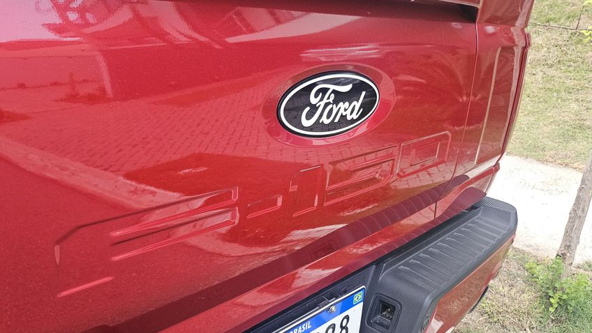 Ford F-150 Lariat Black (Review)
