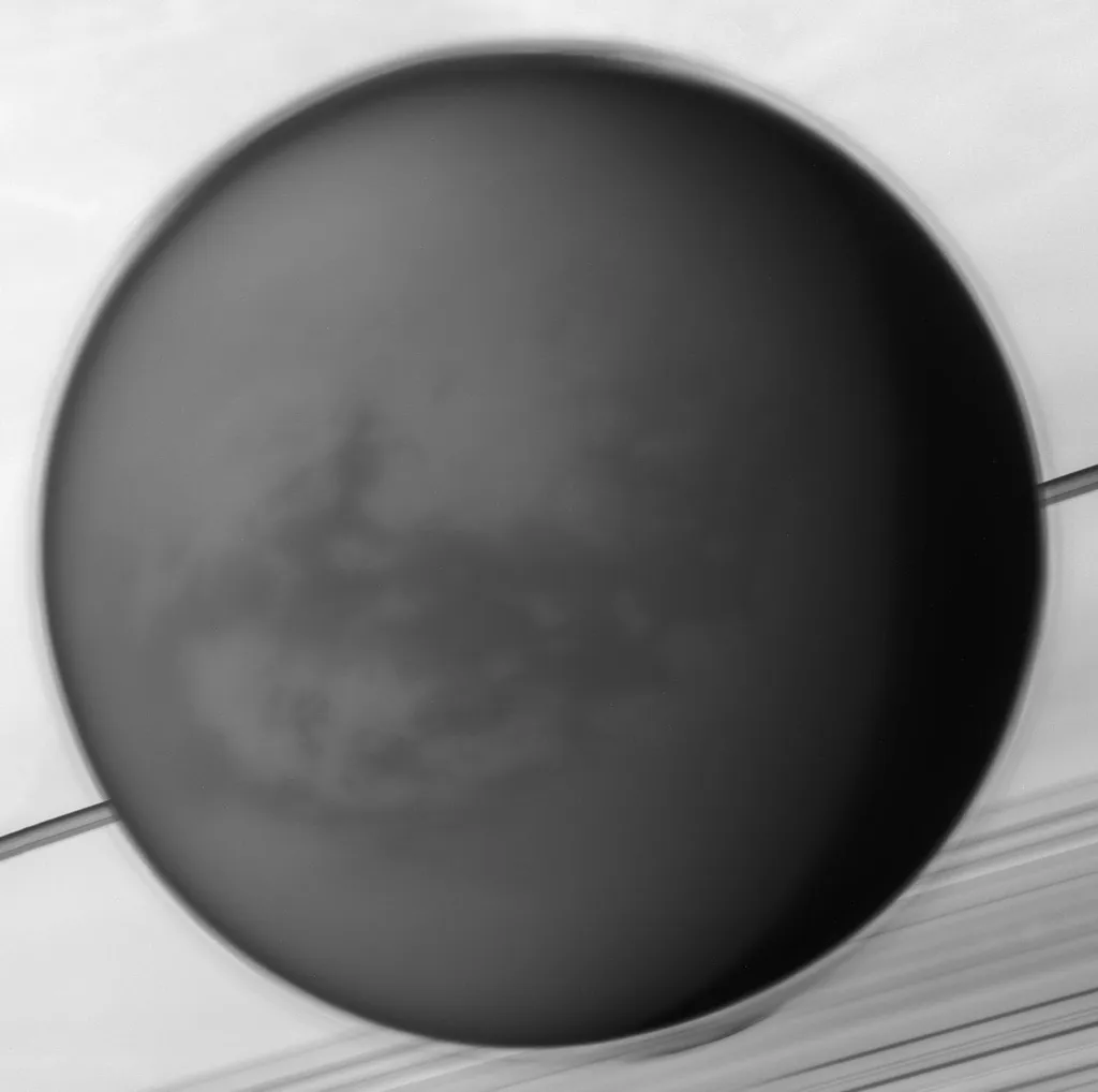Lua Titã, de Saturno, fotografada pelas câmeras da sonda Cassini (Imagem: Reprodução/NASA, JPL-Caltech, Space Science Institute)