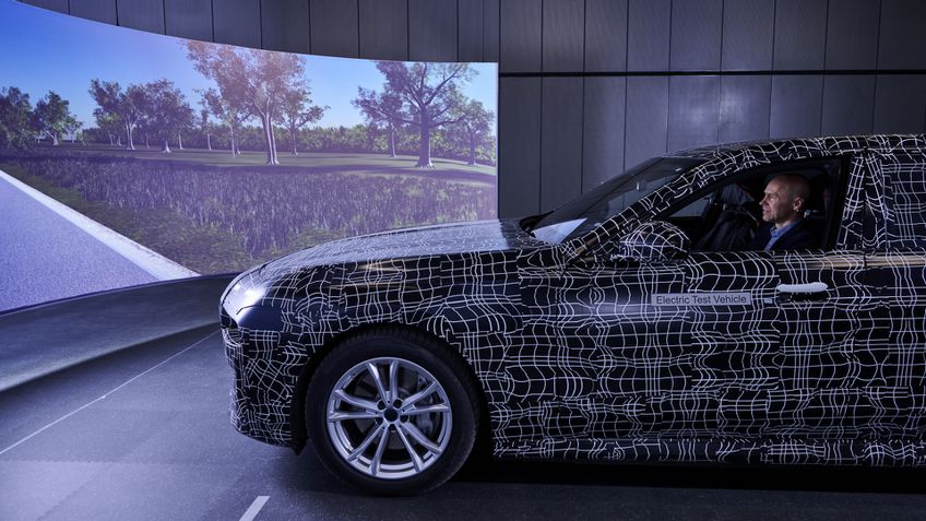 BMW i7