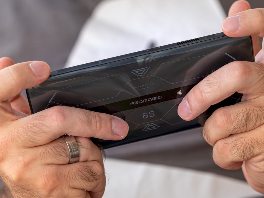 Red Magic 6S Pro é oficial com versão transparente e recarga de