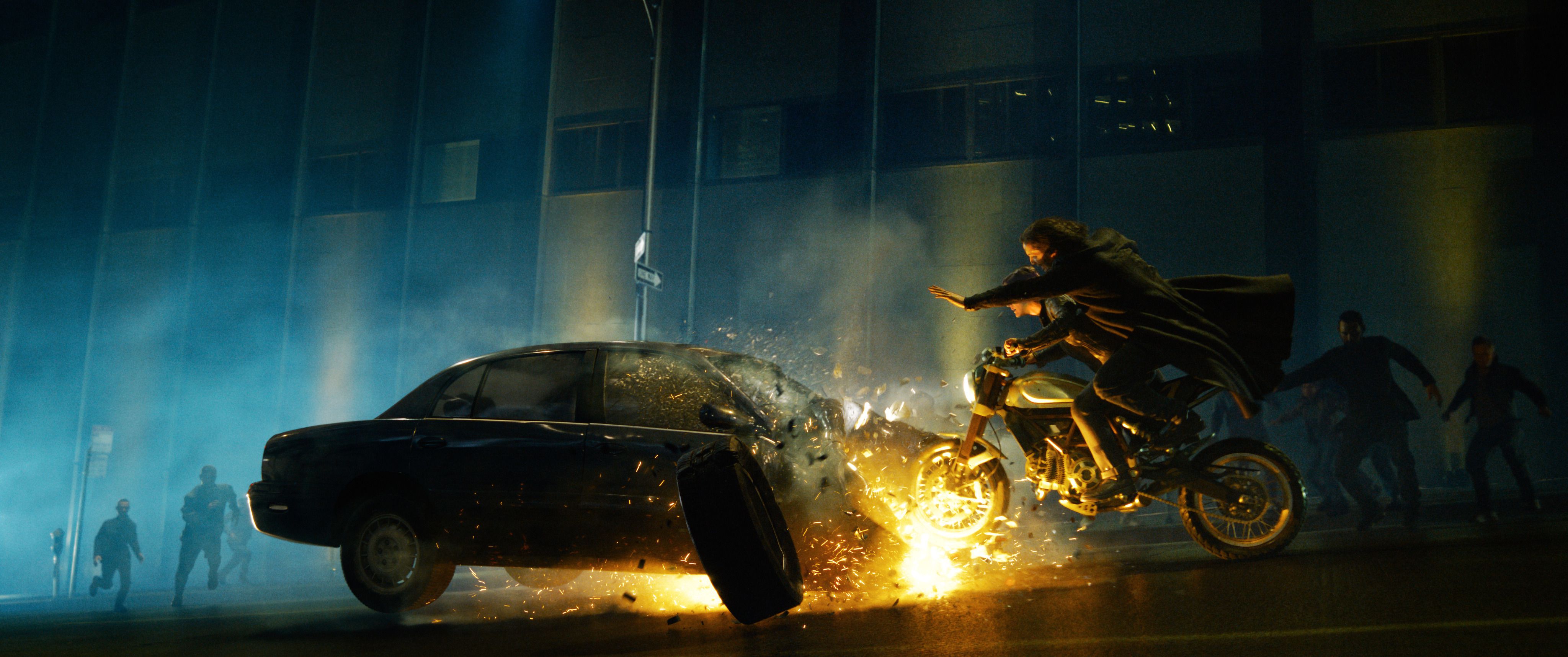 Cenas de ação continuam muito boas, mas apenas elas resumem o que é Matrix? (Imagem: Divulgação/Warner Bros.)