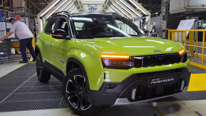 O que esperar do Jeep Avenger brasileiro com ChatGPT e motor híbrido?
