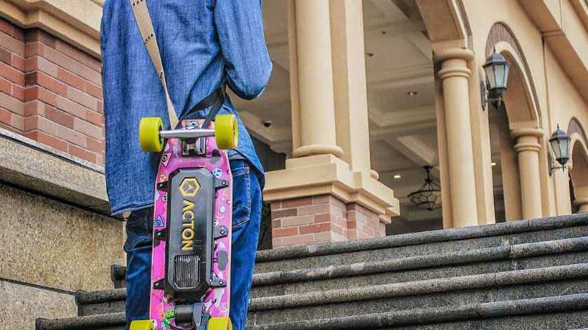 Skate Apresentado Na CES Pode Ser Controlado Pelo Smartphone Canaltech