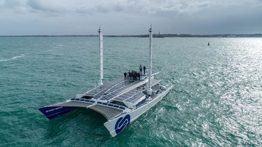 Conheça o Energy Observer, barco que faz seu próprio combustível