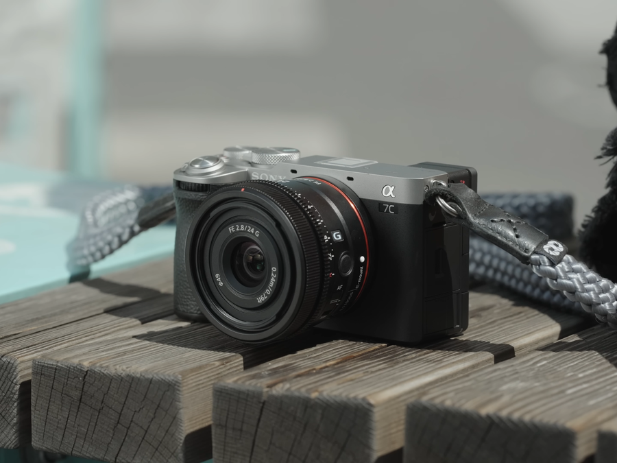 Sony A7C II e A7C R chegam com sensor de até 61 MP, corpo compacto