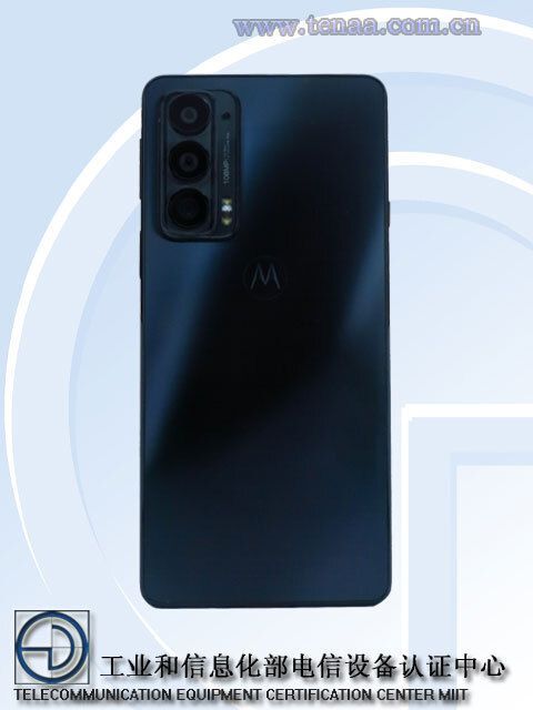Traseira do Motorola Edge 20 Pro foi exibida em certificação na China (Imagem: Reprodução/TENAA)