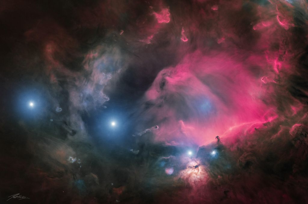 As estrelas Mintaka, Alnilam e Alnitak, junto das nebulosas Cabeça de Cavalo e da Chama (Imagem: Reprodução/Matt Harbison (Space4Everybody), Marathon Remote Imaging Observatory)