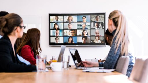 Após crescimento acelerado em 2020, Zoom registra queda em ações