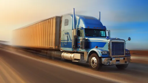 UPS vem entregando encomendas nos EUA com caminhões autônomos