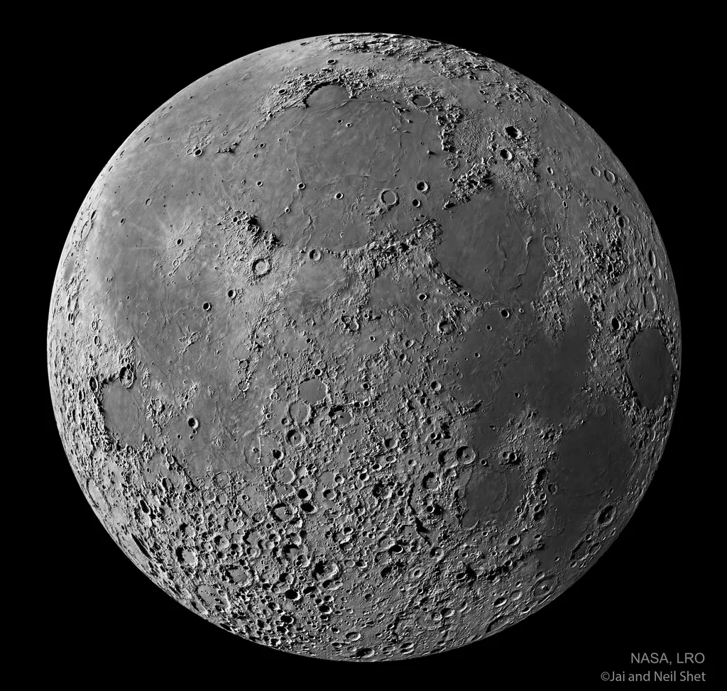 Esta composição da Lua sem a linha do terminador foi produzida com 29 imagens individuais (Imagem: Reprodução/NASA, Lunar Reconnaissance Orbiter, SVS/Jai & Neil Shet)