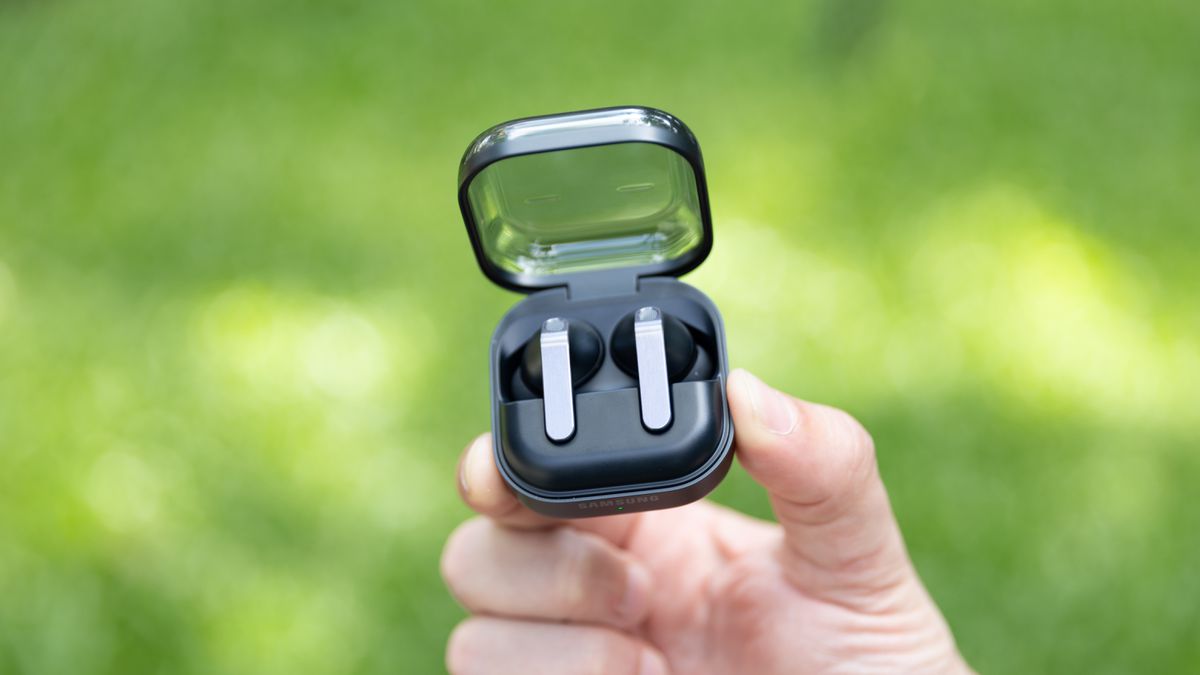 Galaxy Buds4 Pro, fone premium tem descontão com cupom e sai por R$ 1.794